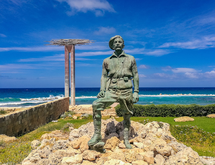 Памятник Георгиосу Гривасу и монумент Памяти и чести — одно из самых значимых мест на Кипре : фото 18