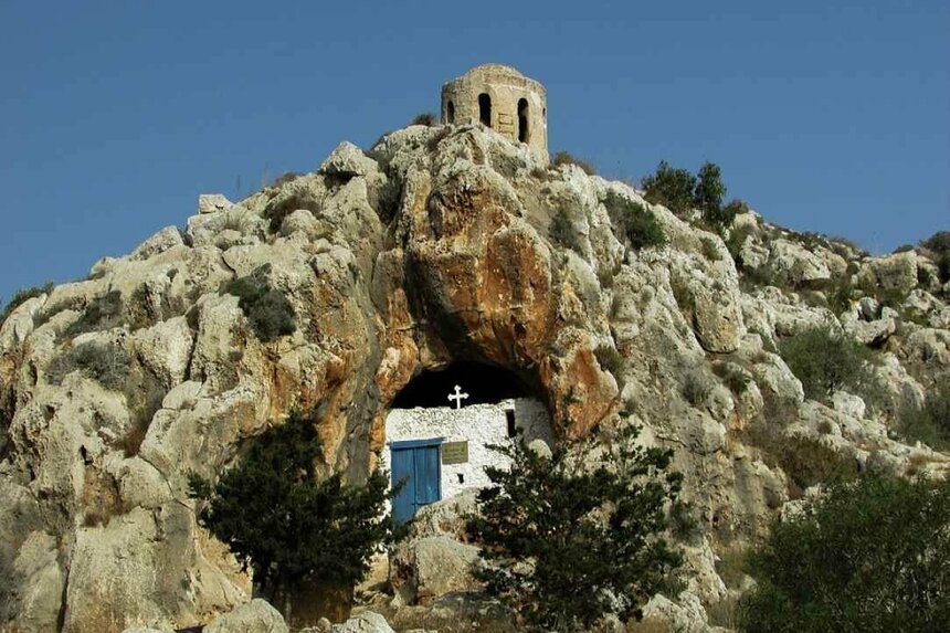 Часть мощей святых в храмах Кипра оказались останками мамонтов и карликовых бегемотов: фото 4