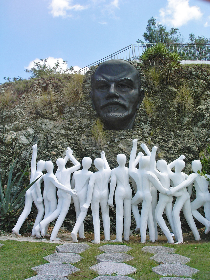 Пранк, происки СБУ или обычный хайп? Продолжение истории статуи Ленина на Кипре: фото 2