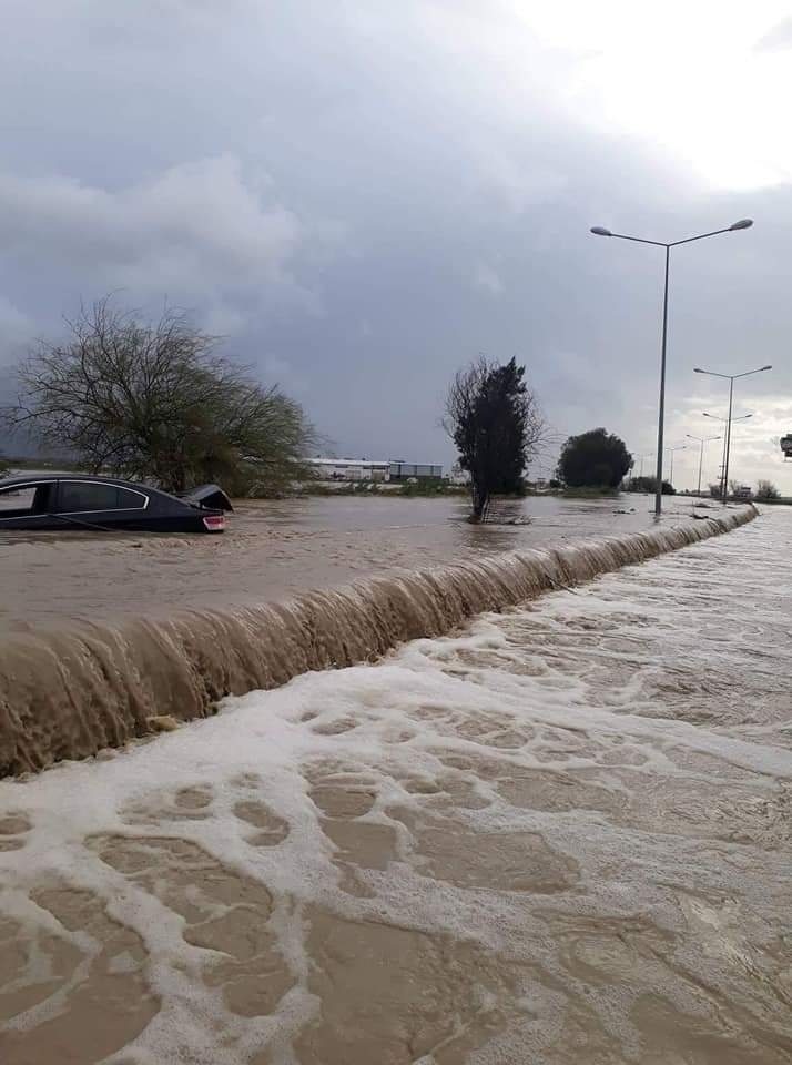 Северную часть Кипра "смыл" циклон "Электра" : фото 29