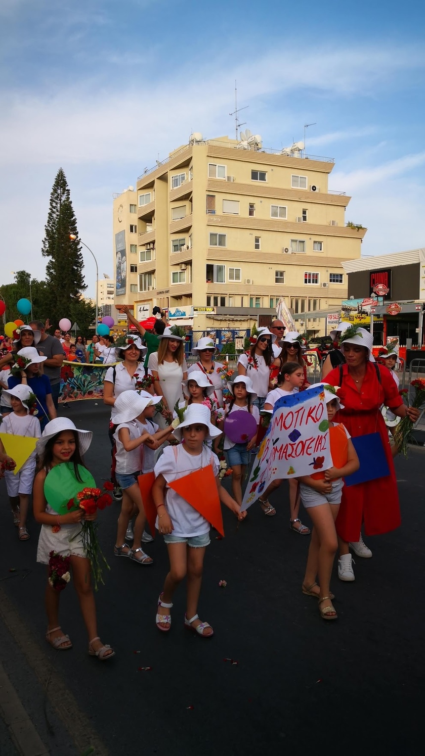 6 мая на Кипре должен был пройти традиционный фестиваль цветов : фото 9