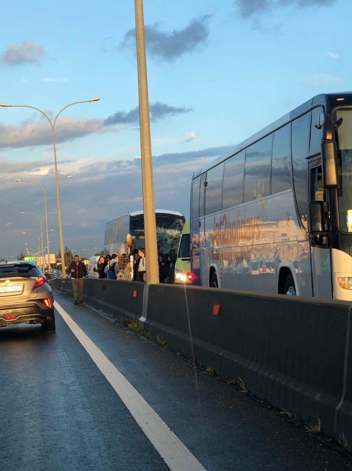 Страшная трагедия! В Лимассоле автобус с детьми столкнулся с легковым авто: фото 6
