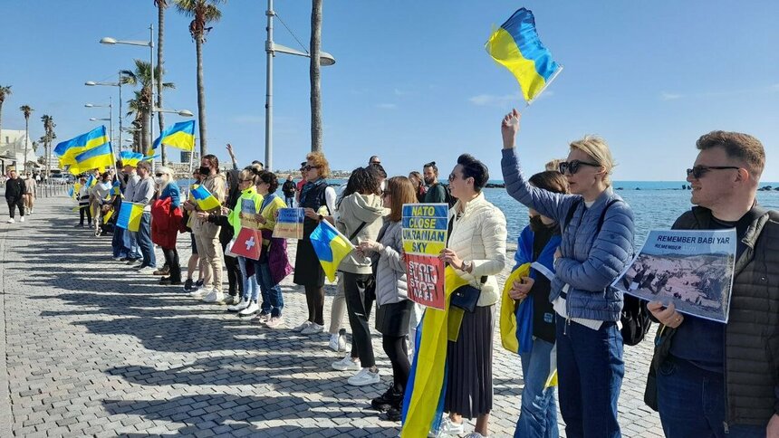 В Пафосе прошел митинг за мир в Украине: фото 2