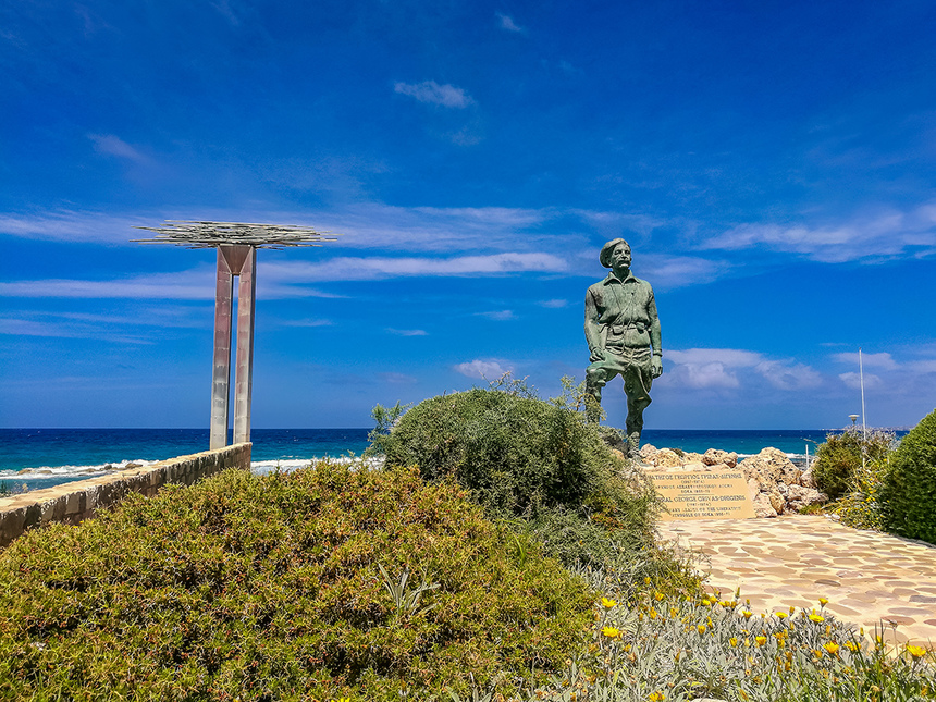 Памятник Георгиосу Гривасу и монумент Памяти и чести — одно из самых значимых мест на Кипре : фото 34