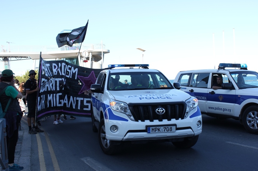 В Лимассоле прошел митинг в поддержку беженцев и движения Black Lives Matter: фото 12