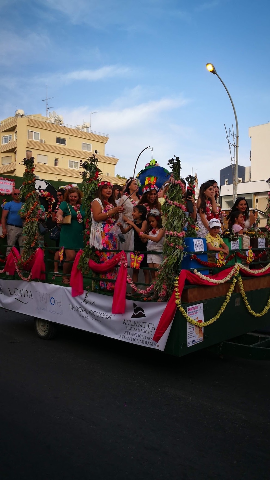 6 мая на Кипре должен был пройти традиционный фестиваль цветов : фото 8