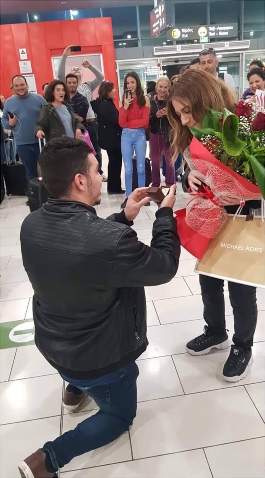Молодой киприот сделал предложение своей возлюбленной в аэропорту Ларнаки: фото 3