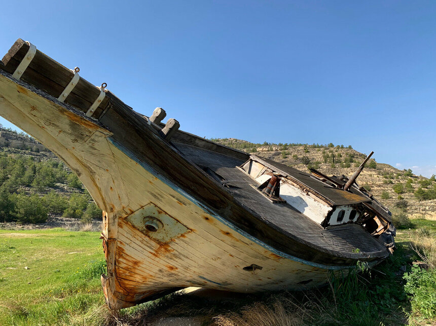 Почему на холме Ороклини лежит рыбацкая лодка: фото 11