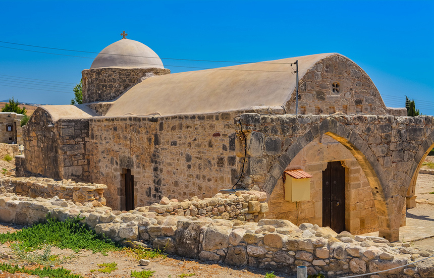 Церковь Панагия Одигитрия, построенная на Кипре из камней, взятых из руин древнего святилища Афродиты: фото 32