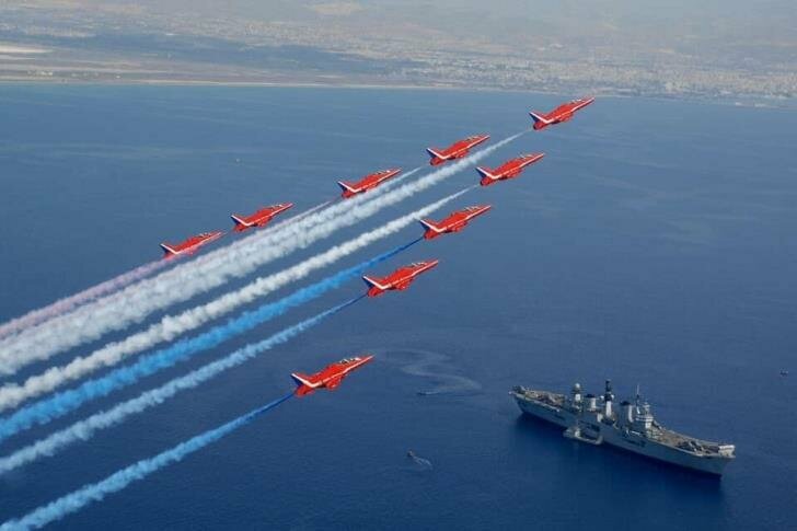 Пилотажная группа Королевских ВВС «Красные стрелы»  ﻿пролетит над Кипром: фото 2