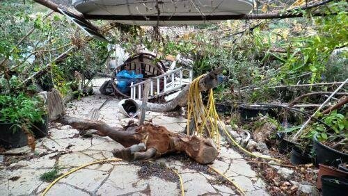 По Кипру прогулялись сразу два торнадо: фото 4 По Кипру прогулялись сразу два торнадо: фото 4