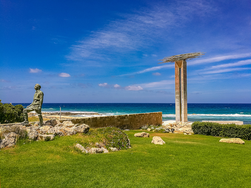 Памятник Георгиосу Гривасу и монумент Памяти и чести — одно из самых значимых мест на Кипре : фото 3