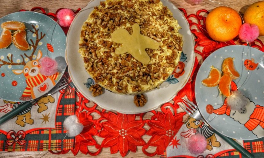 Хо-хо-хо. Время праздничных рождественских блюд на Кипре. Изумительный слоеный куриный салат с черносливом, грецкими орехами и сочными кисло-сладкими яблоками: фото 31