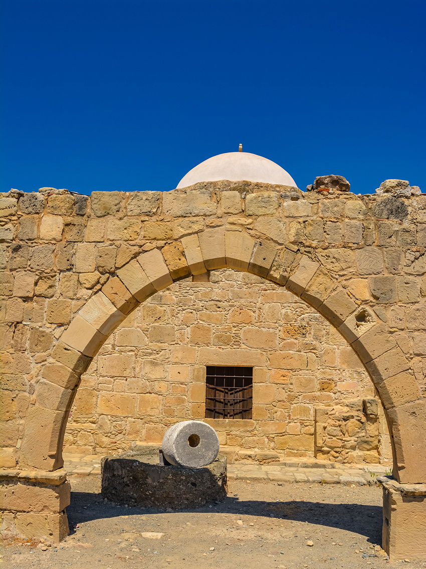 Церковь Панагия Одигитрия, построенная на Кипре из камней, взятых из руин древнего святилища Афродиты: фото 65