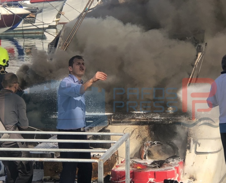 На Кипре сгорели две лодки: фото 9