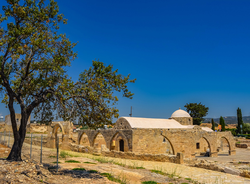 Церковь Панагия Одигитрия, построенная на Кипре из камней, взятых из руин древнего святилища Афродиты: фото 82