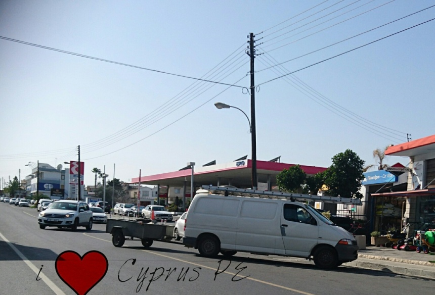 "Ехали медведи на велосипеде": Курьезные и странные случаи на кипрских дорогах! : фото 64