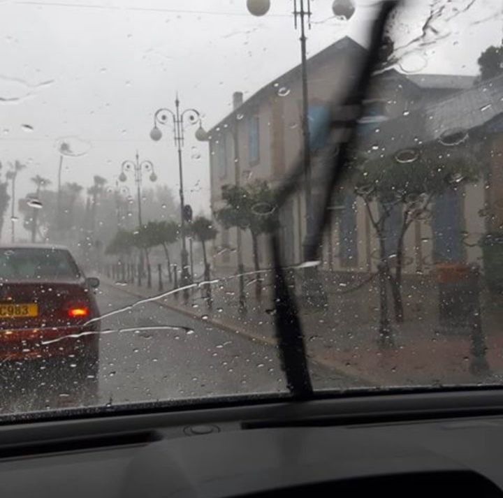 Торнадо, град, затопленные дороги и оползни: последствия сильного ливня на Кипре : фото 4