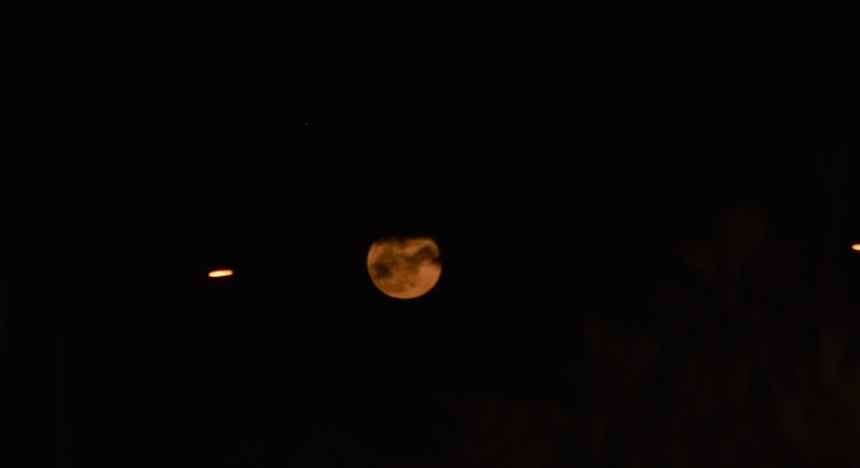 Большая снежная Луна взошла над Кипром: фото 12