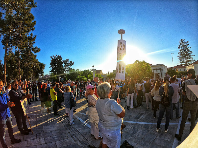 ​В Пафосе прошел очередной митинг против принудительной вакцинации: фото 6