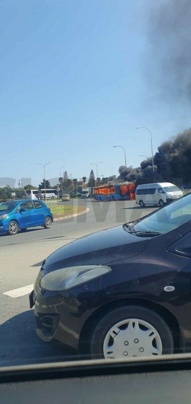 В Айя-Напе, выполняя маршрут, полностью выгорел пассажирский автобус: фото 5