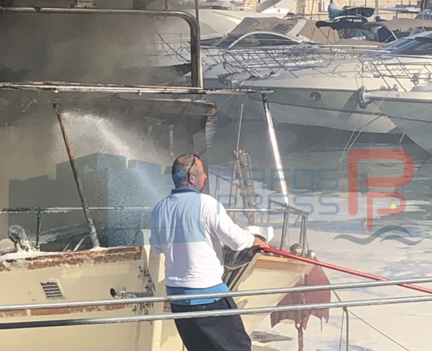 На Кипре сгорели две лодки: фото 4