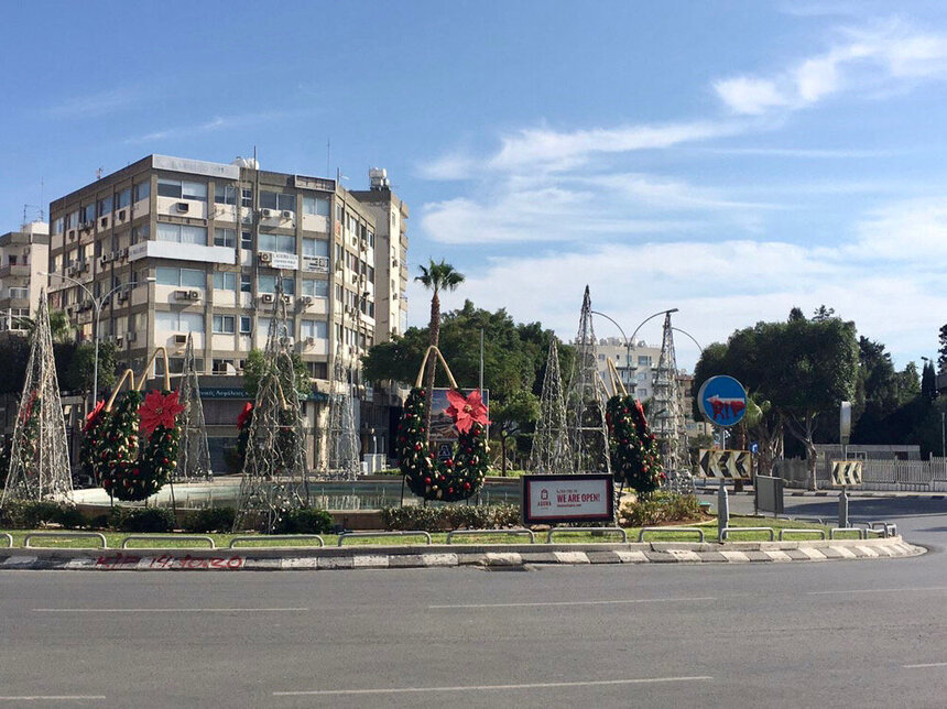 Кипр нарядный: рождественские елки никто не отменял: фото 35