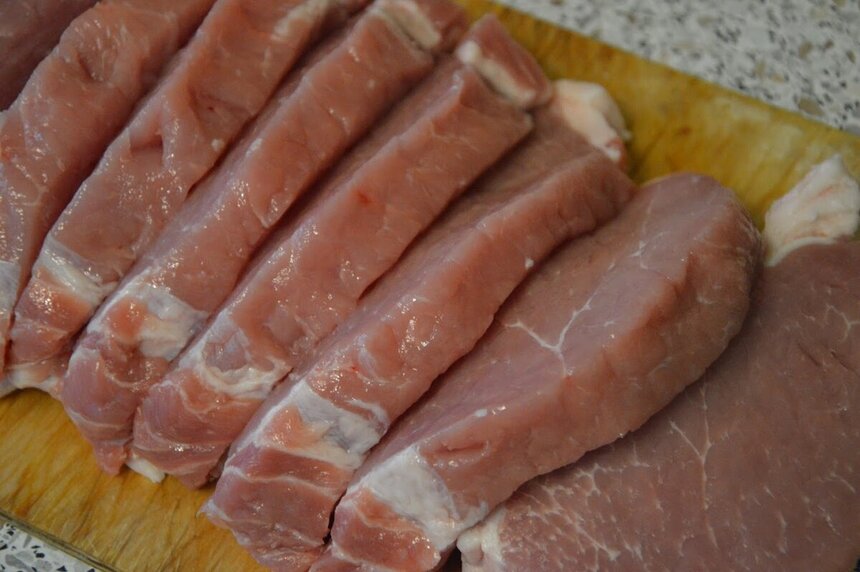 Вкуснейшие рецепты Кипра. Сочный свиной карбонад, запеченный с цукини и папайей под тонкой сырной корочкой: фото 8