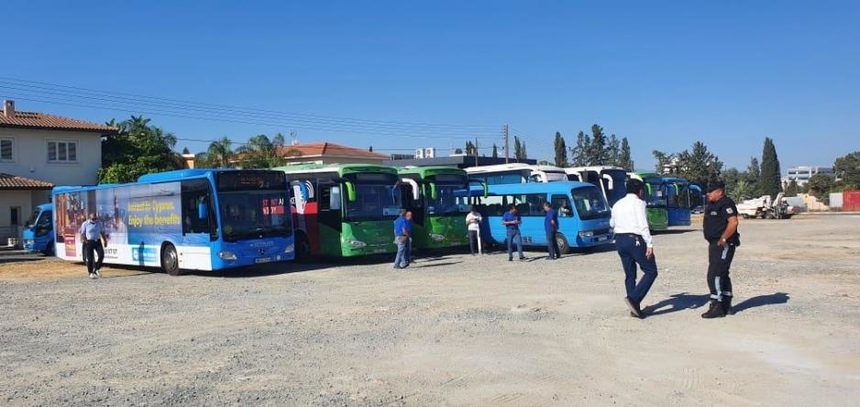 В Никосии водители автобусов устроили акцию протеста: фото 2