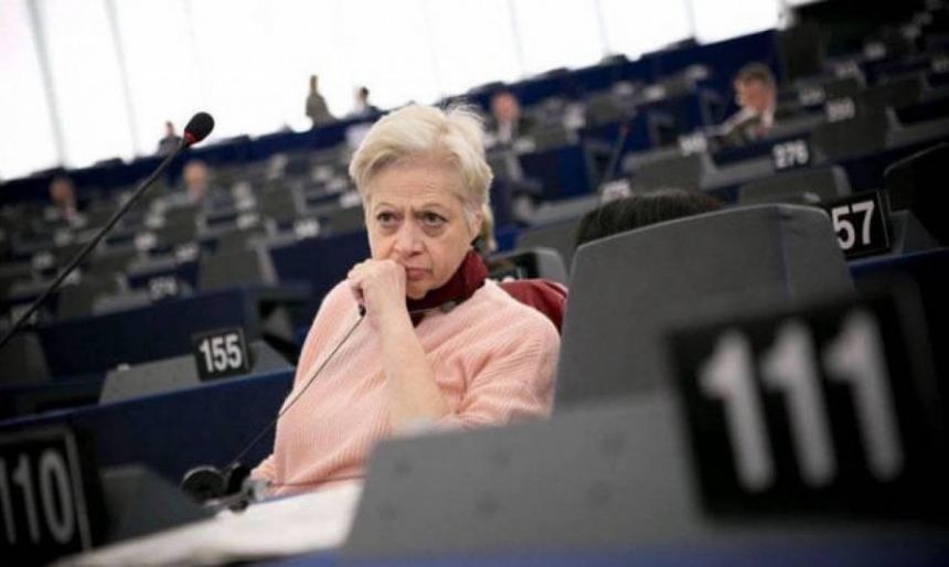 Женщина Кипра, пересядь с иглы мужского одобрения в парламент!: фото 3
