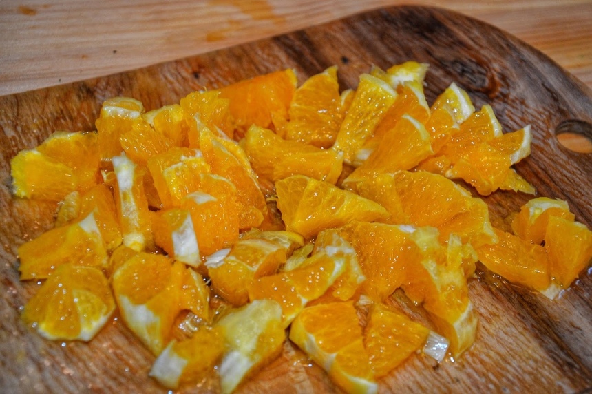 Лучшие рецепты здоровой кухни Кипра. Вкус, способный покорить миллионы гурманов, — салат с семгой, физалисом и сладким апельсином. Простой и быстрый в приготовлении: фото 16