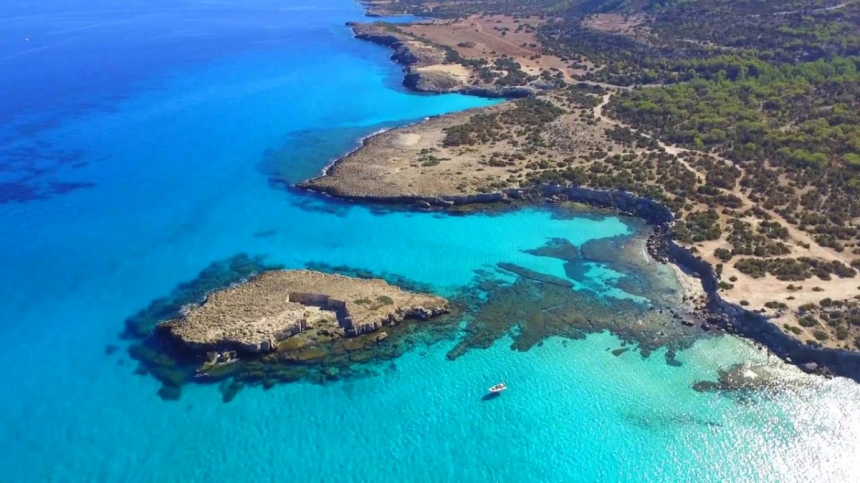 Голубая лагуна на Кипре