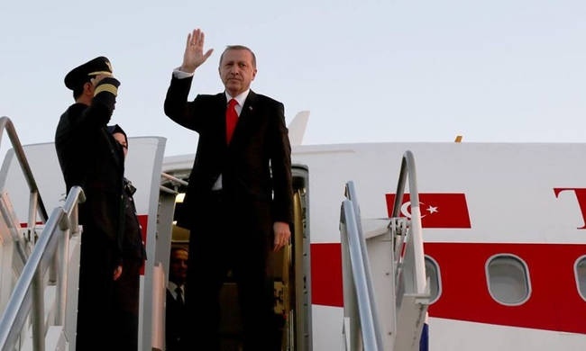 Президент Турции с рабочим визитом прилетел на Кипр: фото 2