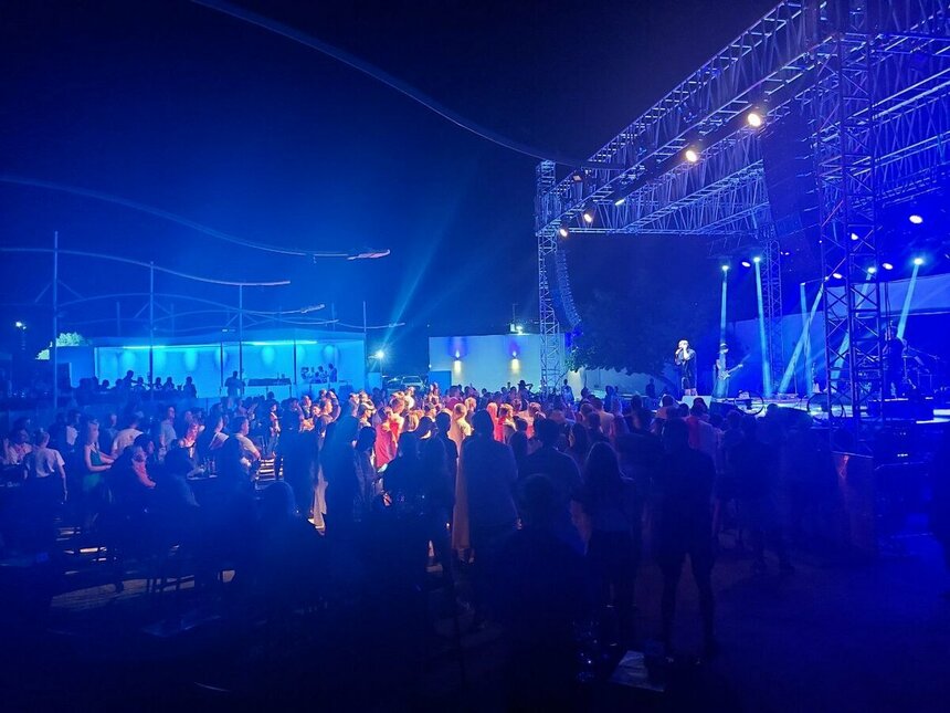 На Кипре с большим успехом прошел концерт группы Nizkiz: фото 8