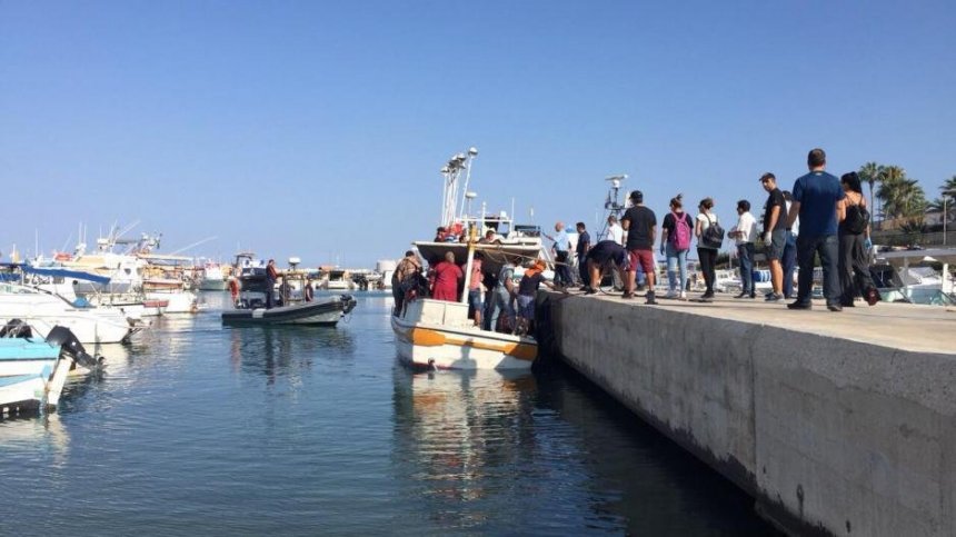 На Кипр приплыли беженцы: фото 2