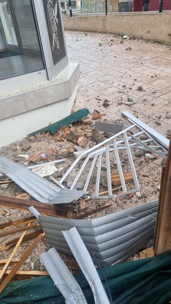 В Лимассоле обрушился очередной балкон!: фото 4