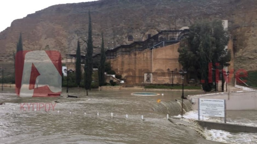 Дороги закрыты! Погода на Кипре продолжает ухудшаться: фото 3