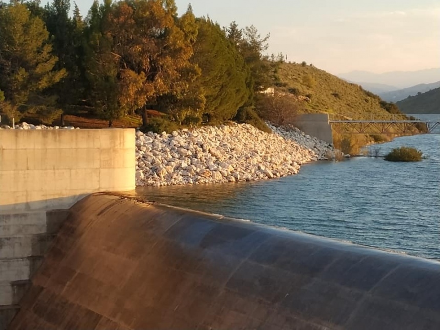 Теперь 100%! Второе по величине водохранилище Кипра Аспрокреммос наконец-то переполнилось!: фото 3