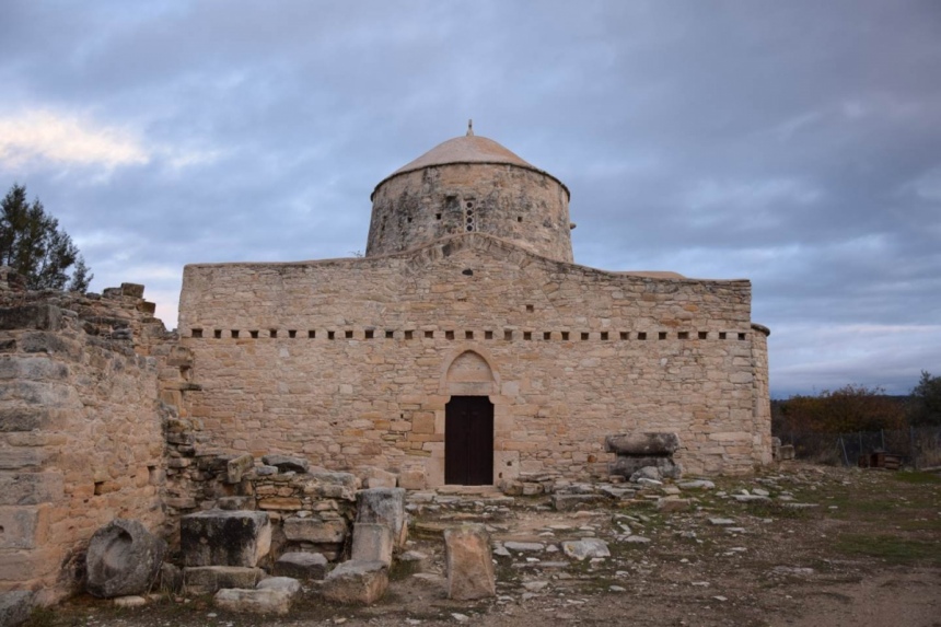 История и легенда монастыря Святого Креста в кипрской деревушке Аногира : фото 6