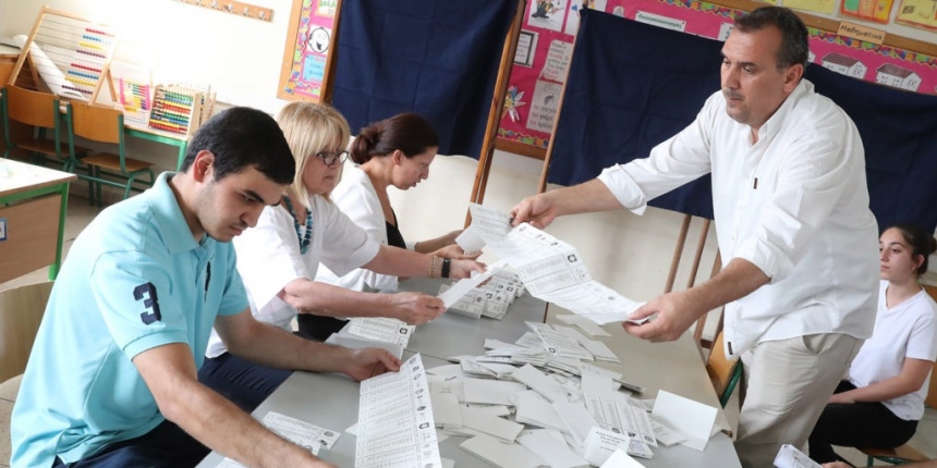 На Кипре завершились выборы в Европарламент: фото 2