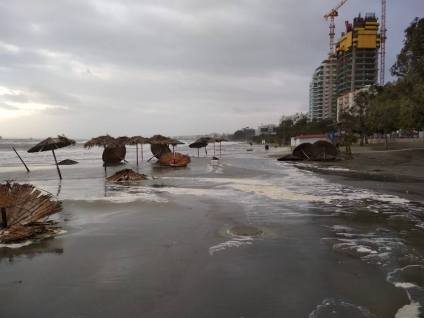 Разрушительный циклон "Эвридика" затопил Кипр: фото 4