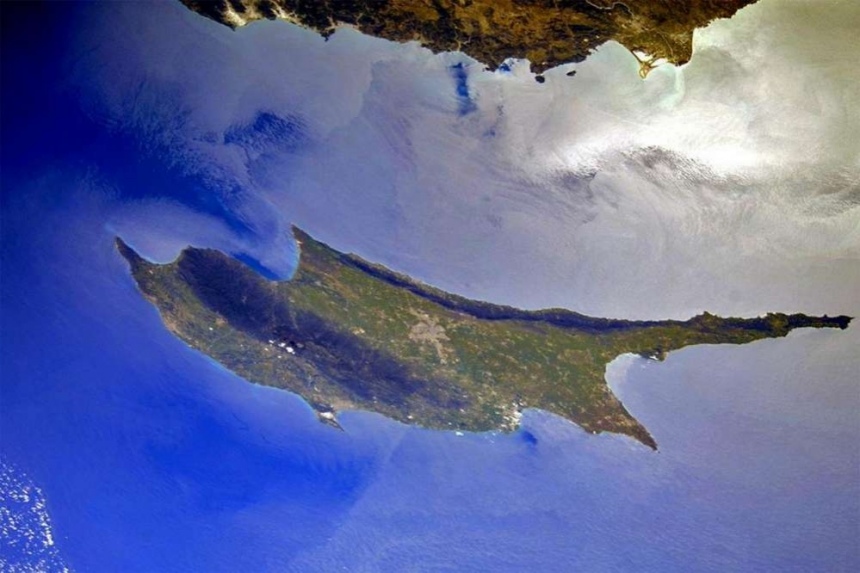 Роскосмос опубликовал новое фото Кипра из космоса: фото 2