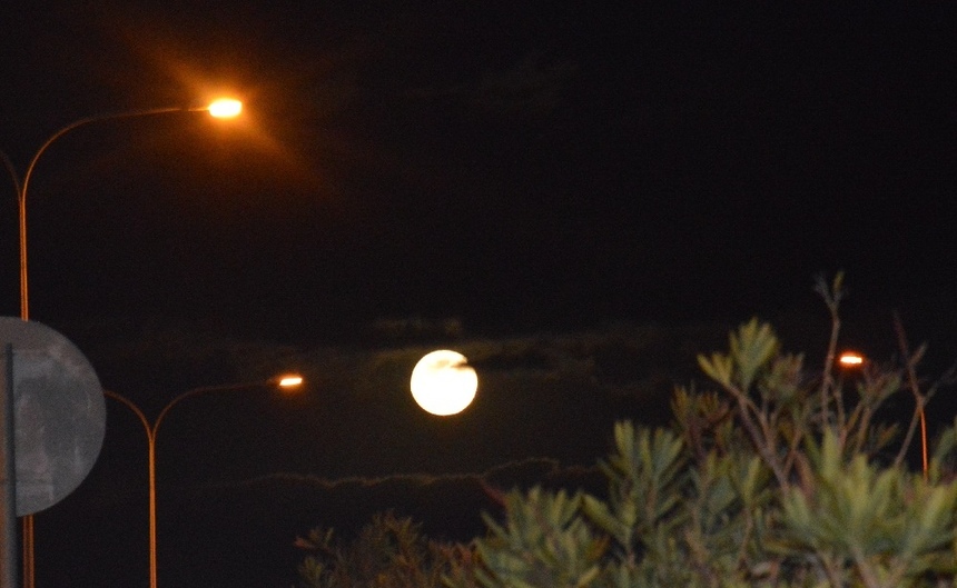 Большая снежная Луна взошла над Кипром: фото 11