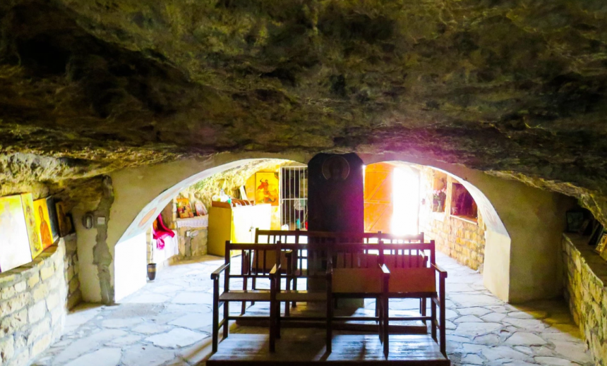 Панагия Хрисоспилиотисса - древние христианские катакомбы и уникальный пещерный храм в Лимассоле: фото 27