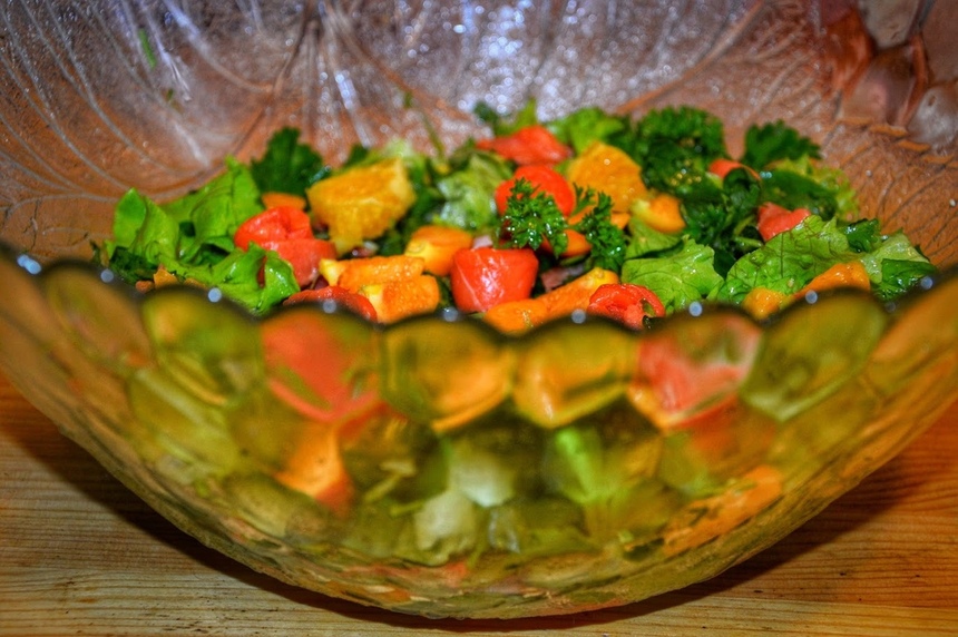 Лучшие рецепты здоровой кухни Кипра. Вкус, способный покорить миллионы гурманов, — салат с семгой, физалисом и сладким апельсином. Простой и быстрый в приготовлении: фото 33