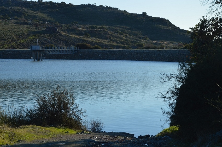 На Кипре переполнилось водохранилище Мавроколомбос : фото 10