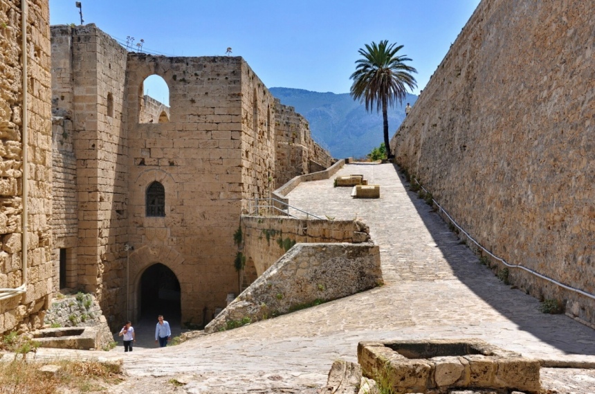 Крепость Кирении