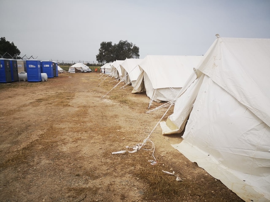 Центр беженцев в деревне Коккинотримития грозит стать новым страшным очагом коронавируса: фото 9