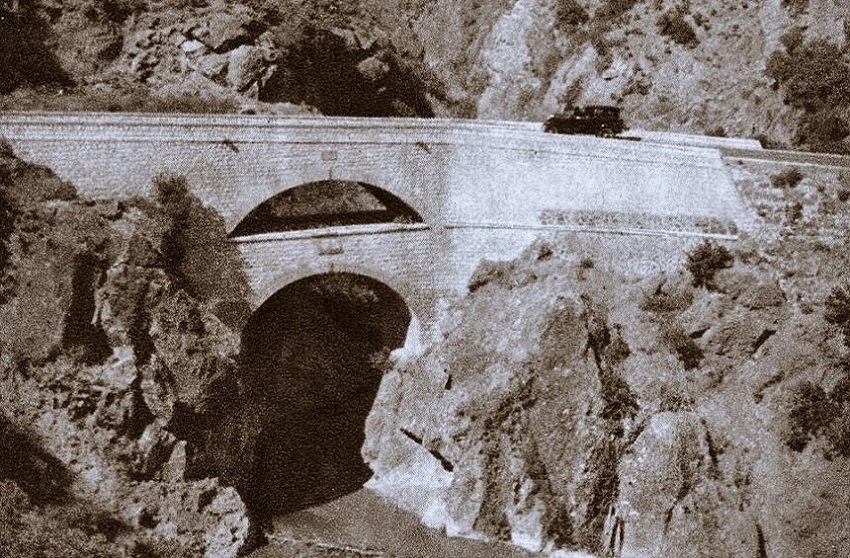 Диплогефиро (двойной мост) в Тримиклини: фото 40