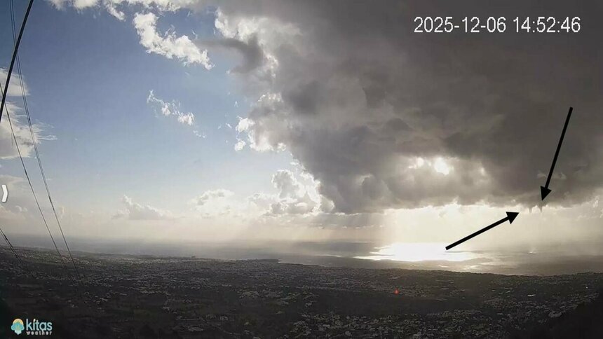 По Кипру прогулялись сразу два торнадо: фото 2 По Кипру прогулялись сразу два торнадо: фото 2